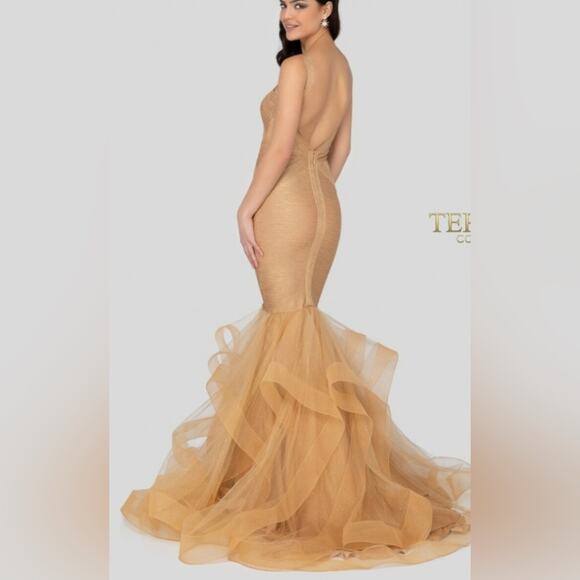 P8640 TERANI COUTURE BANDAGE DRESS Gold Metallic Glitter Mermaid Bodycon Size 4 - Picture 2 of 10
